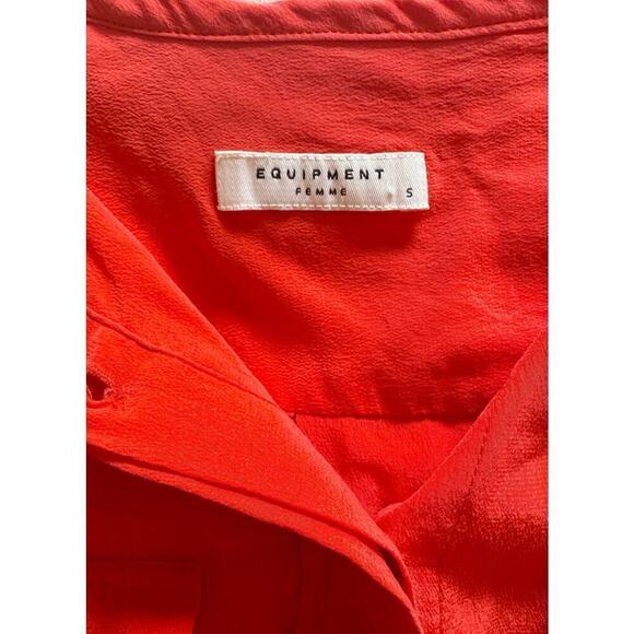 EQUIPMENT 100% Silk Slim Signature LS Button Down Blouse Size S - Picture 2 of 3